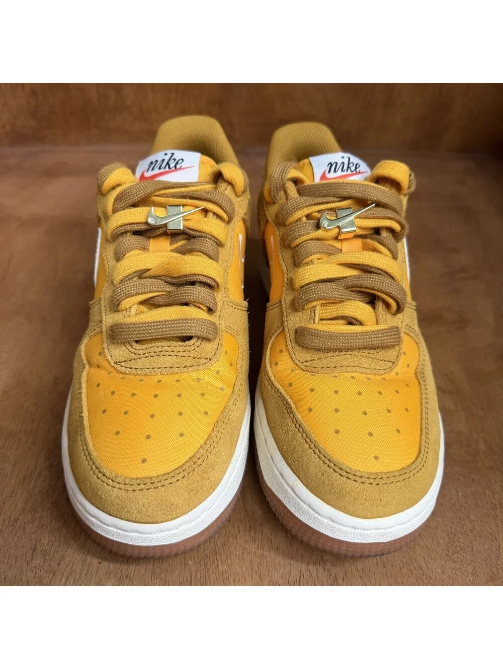 Nike Air Force 1 Low Shoes Womens Size 6 University Gold Suede Gum DA8302-700